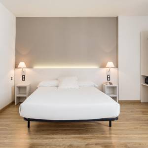 Quarto acessível Hotel ILUNION Valencia 3
